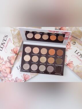Sydney Grace Love's Journey Light EyeShadow Palette